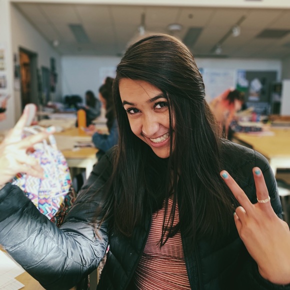 Meet your Posher, Anoushka - Picture 1 of 1